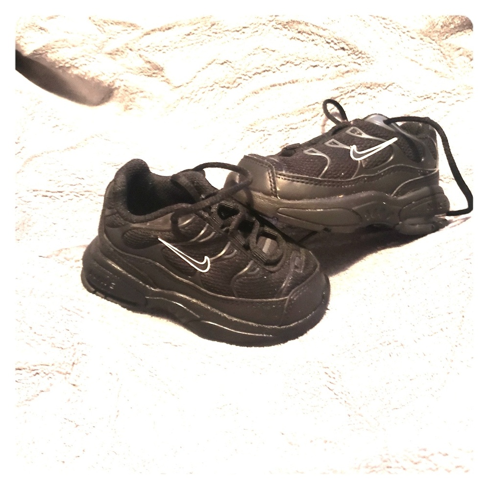 COPY - Nike Air Max, like new, black, size 4c